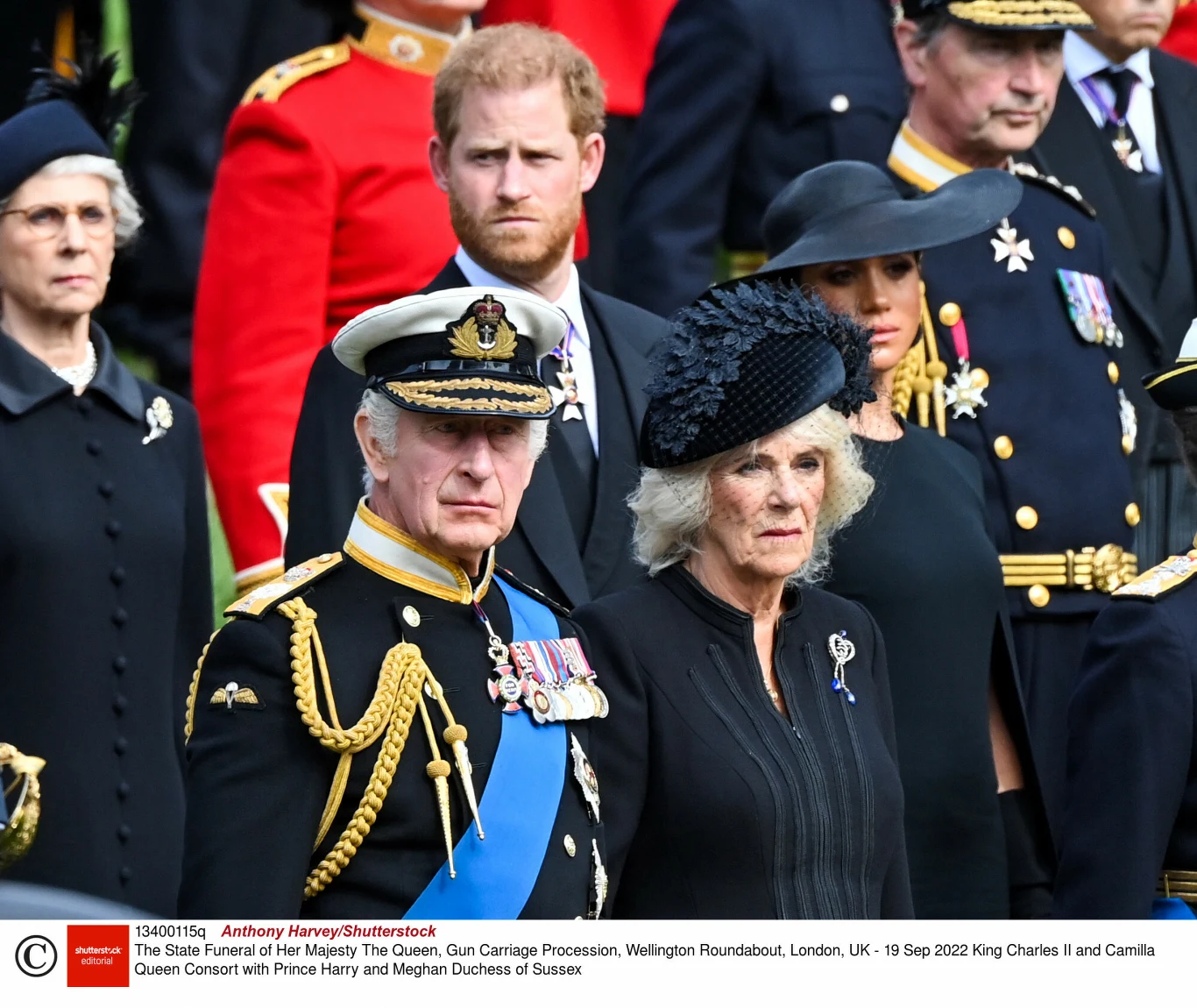 Meghan Markle przybyła na pogrzeb królowej, ale okazuje się, że nie była tam mile widziana Meghan Markle przybyła na pogrzeb królowej, ale okazuje się, że nie była tam mile widziana