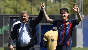 Barcelona ma problem. Chce dłuższej umowy z graczem, ten woli wzmocnić rywala