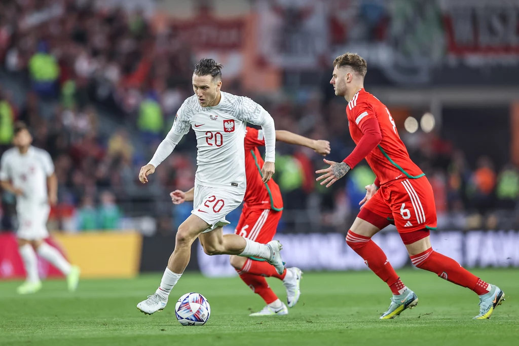 Piotr Zieliński podczas meczu Walia - Polska Piotr Zieliński podczas meczu Walia - Polska