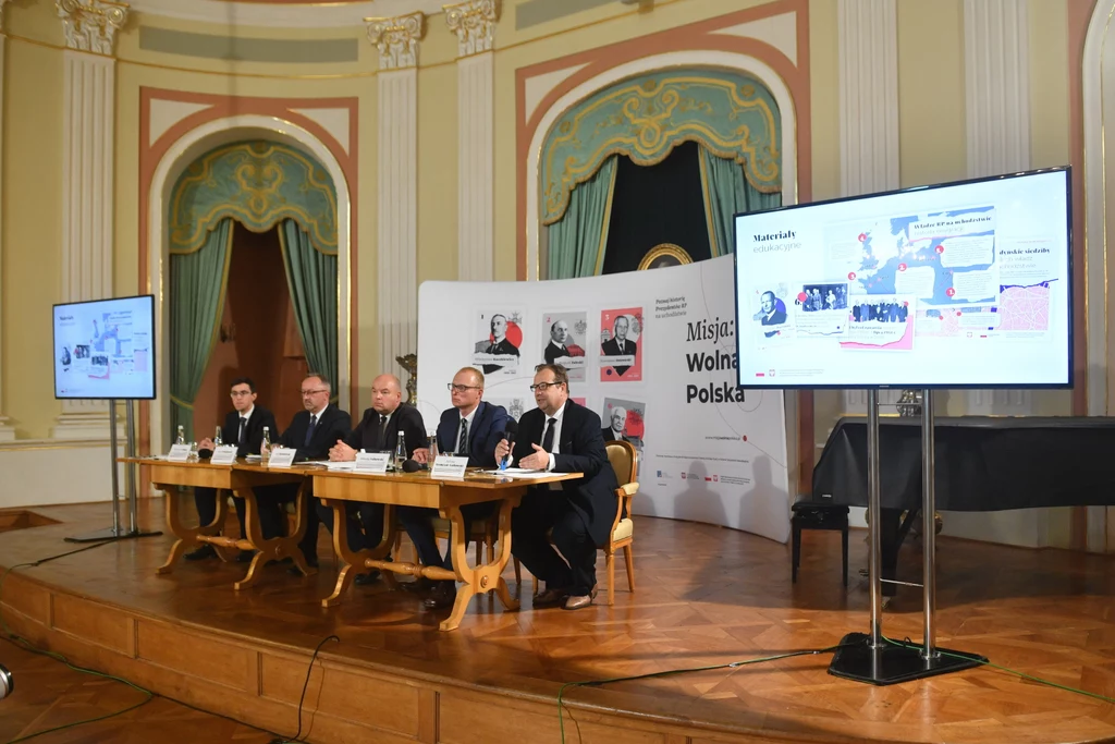 Konferencja dot. sprowadzenia szczątków polskich prezydentów na uchodźstwie