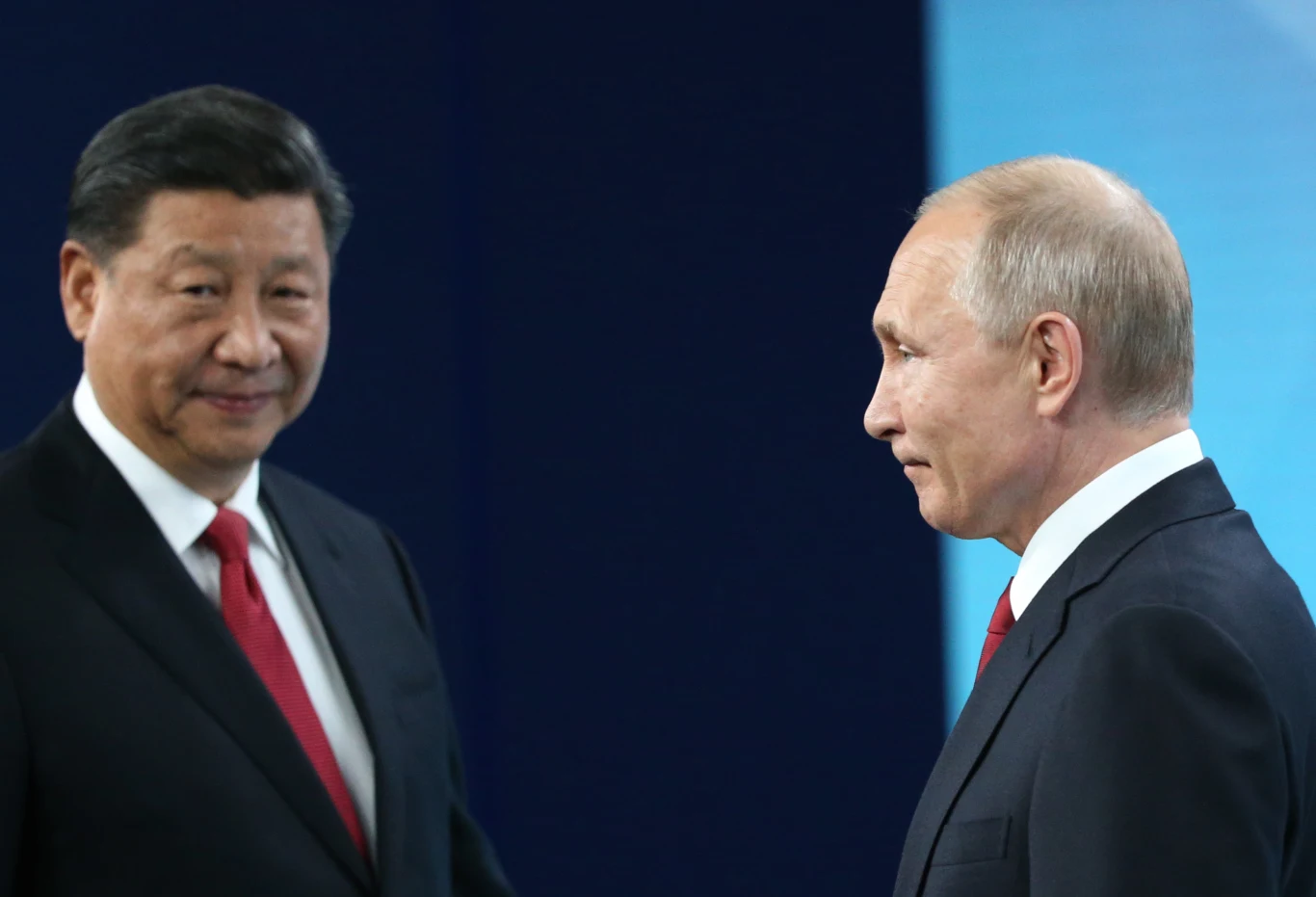 Wojna w Ukrainie miała zmniejszyć dysproporcję sił między Chinami i Rosją, a tylko ją pogłębiła