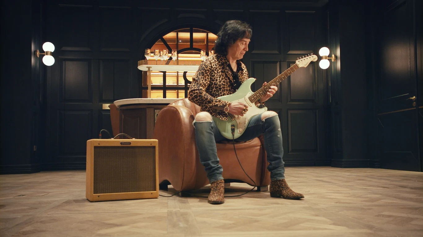 Jan Borysewicz z winylowym wydawnictwem Jan Borysewicz z winylowym wydawnictwem