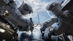 Sandra Bullock i George Clooney w filmie "Grawitacja"