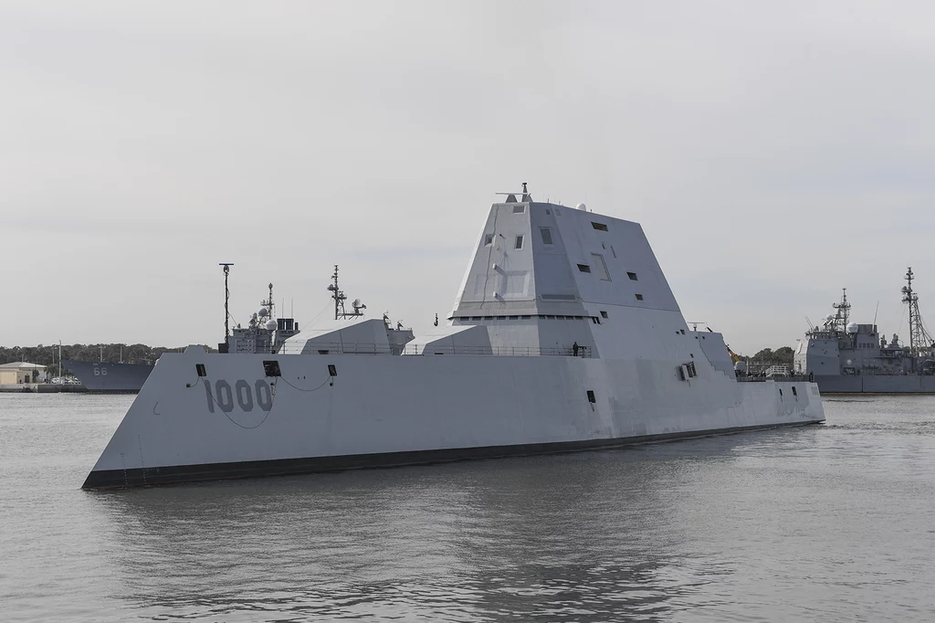 USS Zumwalt USS Zumwalt