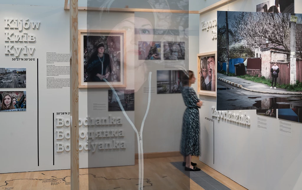 Justyna Mielnikiewicz nie tylko fotografuje, ale również nawiązuje relacje z portretowanymi osobami