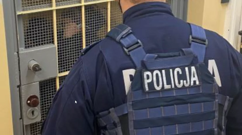 Policja zatrzymała 40-latka, który od 10-ciu lat ukrywał się przed wymiarem sprawiedliwości Policja zatrzymała 40-latka, który od 10-ciu lat ukrywał się przed wymiarem sprawiedliwości