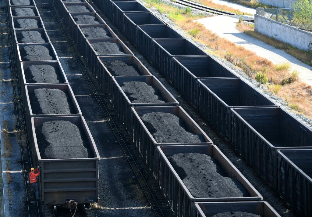 Produkcja węgla w Chinach w pierwszych ośmiu miesiącach roku osiągnęła 2,93 miliarda ton