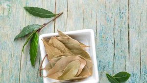 Przetestuj domowy trik z liściem laurowym. Efekt końcowy zaskakuje!