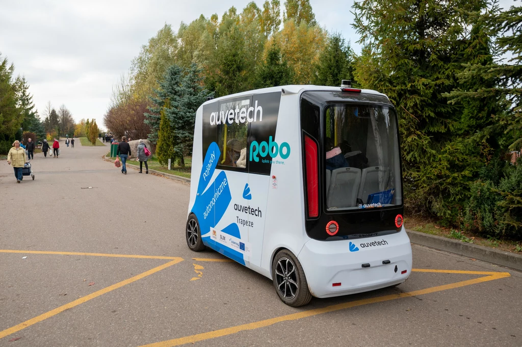 Po cmentarzu w Gdańsku jeździ autonomiczny busik. Technologia? Dzięki NASA