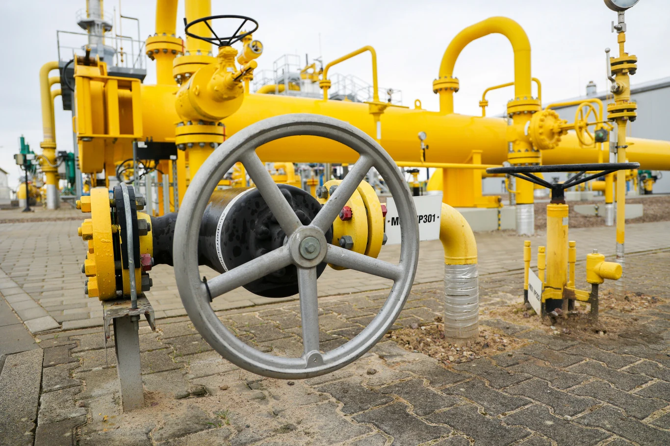 Projekt Baltic Pipe to system gazociągów łączących Norwegię, Danię i Polskę o przepustowości 10 mld m³ rocznie, który został uruchomiony 27 września 2022 Projekt Baltic Pipe to system gazociągów łączących Norwegię, Danię i Polskę o przepustowości 10 mld m³ rocznie, który został uruchomiony 27 września 2022