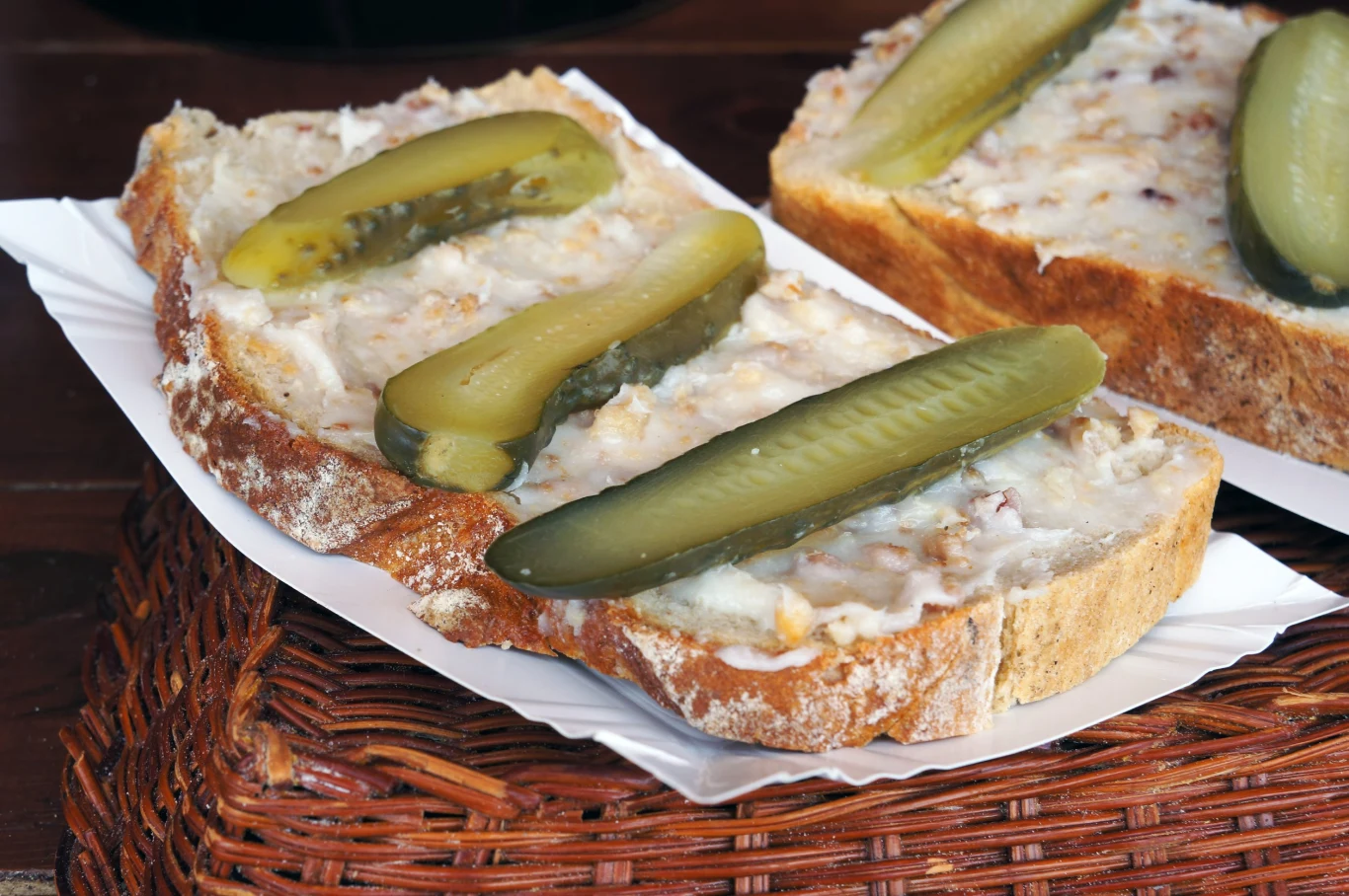 Kolacja nie powinna obfitować w produkty mączne i tłuste Kolacja nie powinna obfitować w produkty mączne i tłuste
