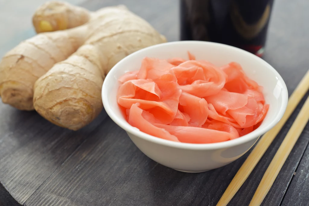 Imbir marynowany używany jest do sushi.