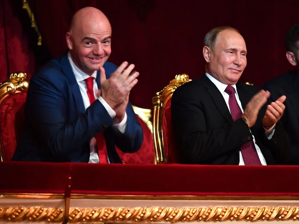 Gianni Infantino i Władimir Putin od lat świetnie czują się w swoim towarzystwie Gianni Infantino i Władimir Putin od lat świetnie czują się w swoim towarzystwie