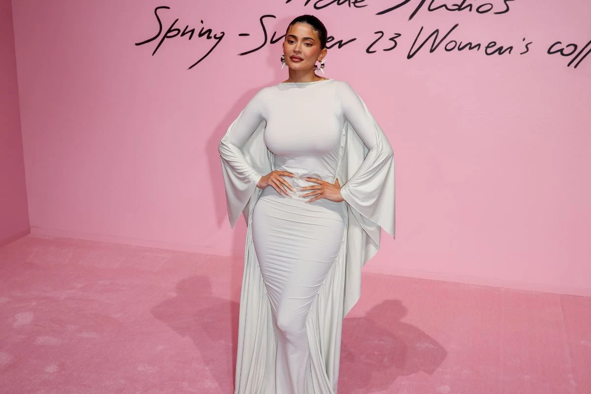 Kylie Jenner w pięknej kreacji zachwyciła fanów Kylie Jenner w pięknej kreacji zachwyciła fanów