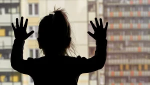 Dzieci, których rodzic cierpi na zespół Münchhausena, większość życia spędzają w szpitalach, poddawane są zbędnym badaniom i terapiom