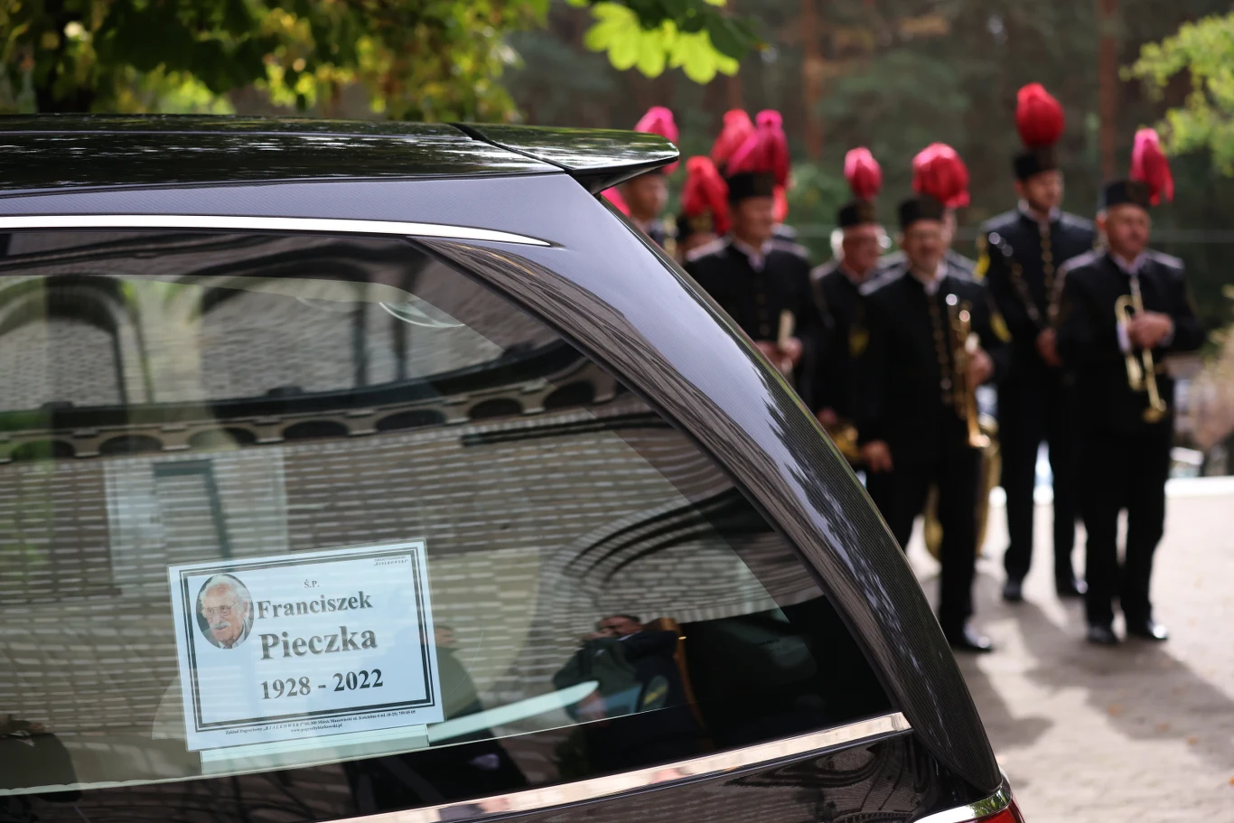 Po niej nastąpiło odprowadzenie trumny z ciałem zmarłego na cmentarz w Aleksandrowie.