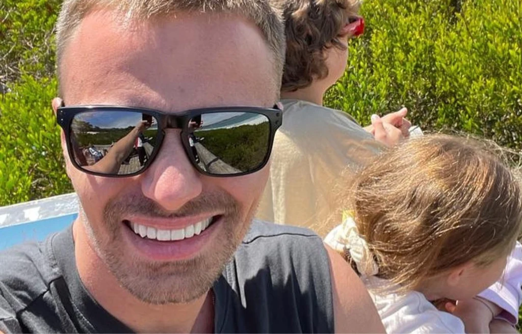 Marcin Hakiel z dziećmi, fot. oficjalny profil