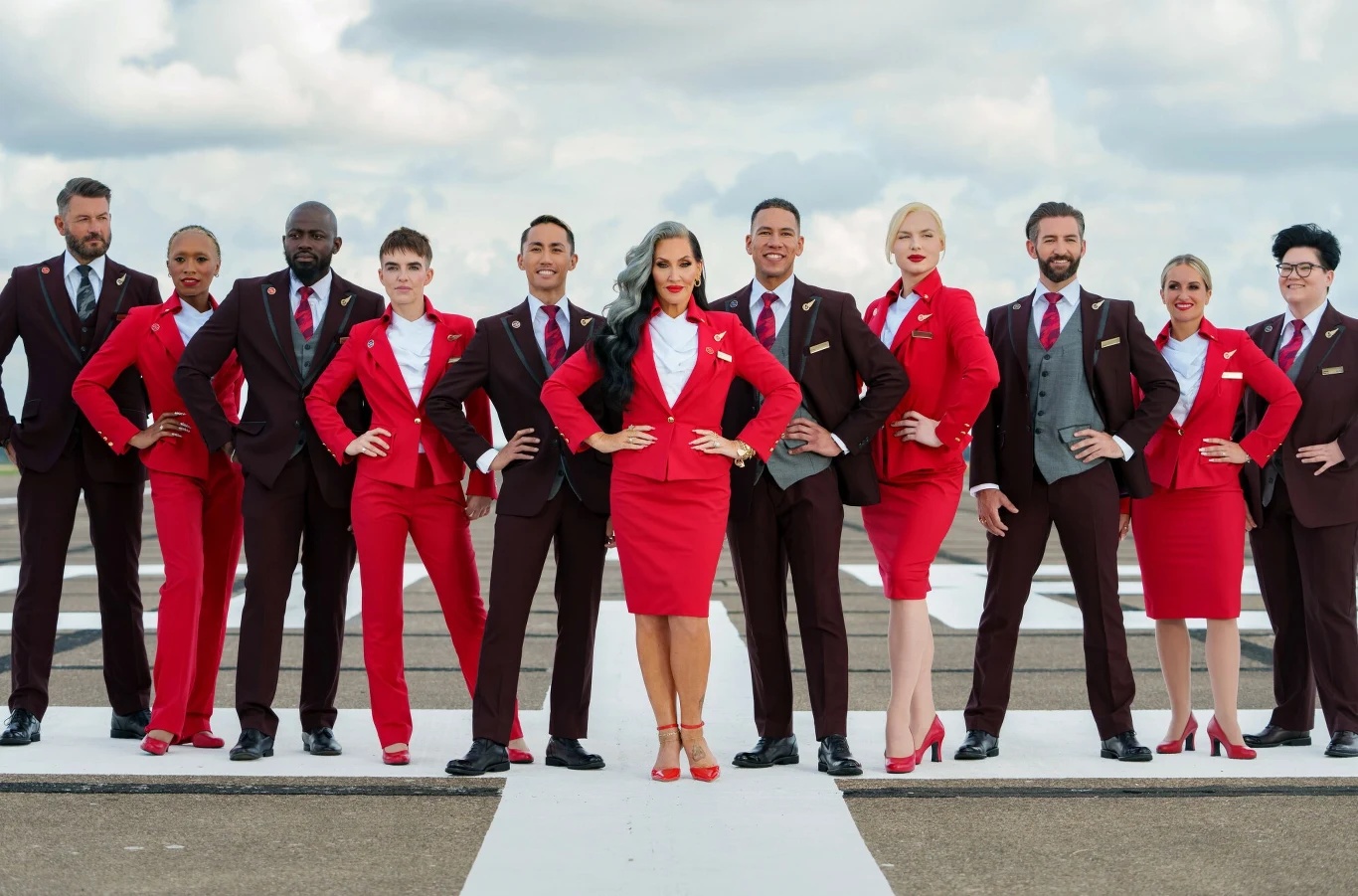 Linie lotnicze Virgin Atlantic wprowadziły duże zmiany w uniformach dla załogi pracowniczej Linie lotnicze Virgin Atlantic wprowadziły duże zmiany w uniformach dla załogi pracowniczej