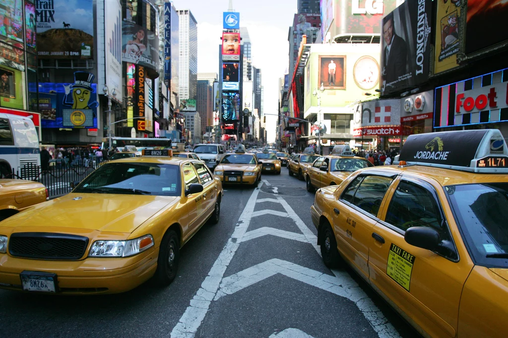 W stanie Nowy Jork od 2035 nie będzie można kupić samochodu z silnikiem spalinowym. Tak Amerykanie chcą walczyć z emisjami powodującymi zmiany klimatu