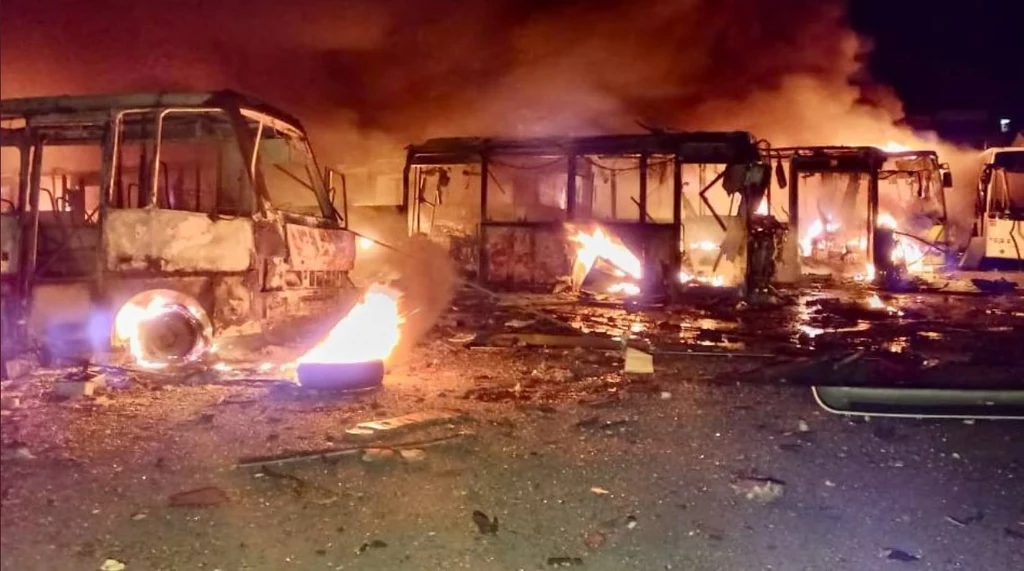 W mieście Dniepr spłonęło ponad 100 autobusów W mieście Dniepr spłonęło ponad 100 autobusów