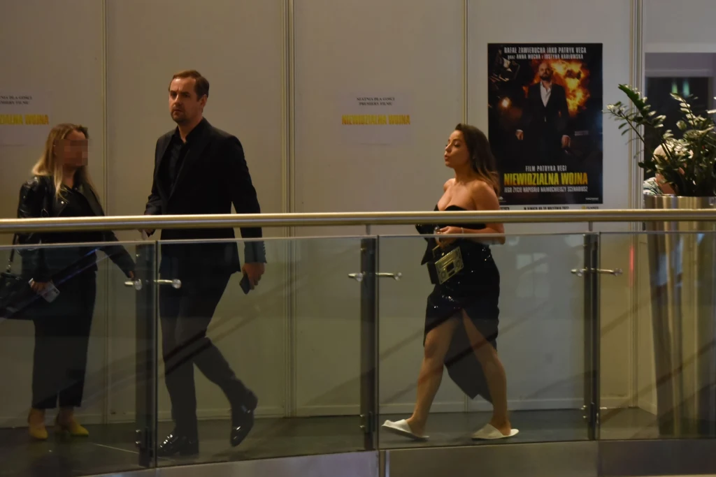 Anna Mucha na premierze filmu "Niewidzialna wojna"