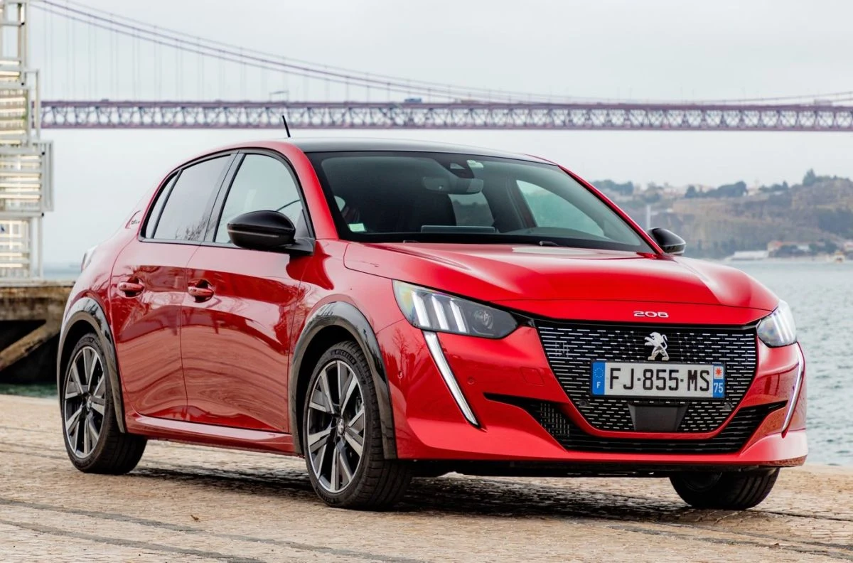Peugeot 208 - najlepiej sprzedające się w tym roku nowe auto w Europie