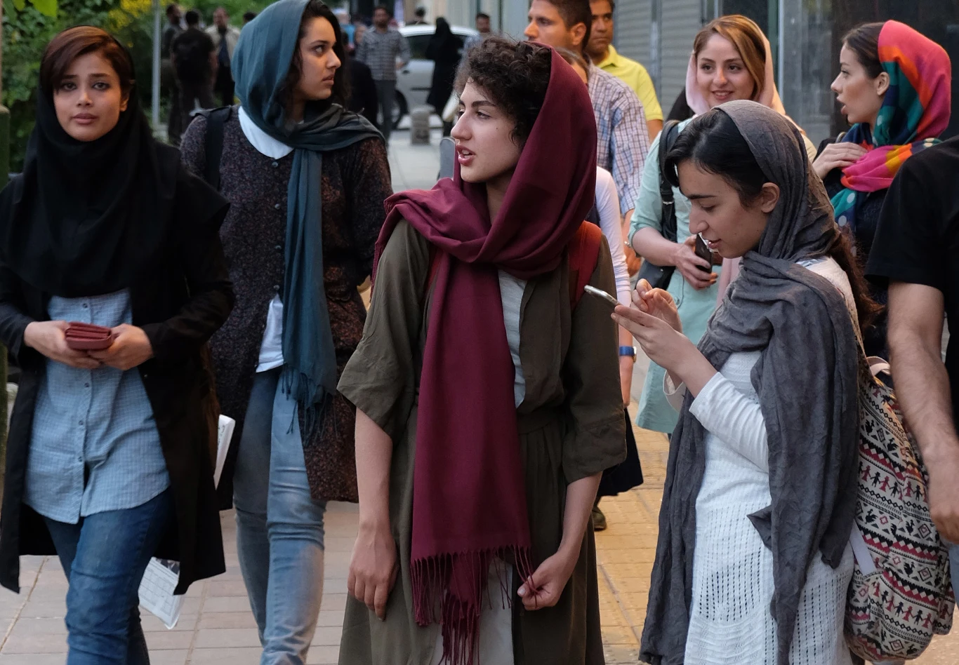 Młode Iranki, Teheran 2015 r. Młode Iranki, Teheran 2015 r.