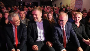 Współprzewodniczący Nowej Lewicy Robert Biedroń (L) i Włodzimierz Czarzasty (2P), posłanka Lewicy Joanna Scheuring-Wielgus (P) oraz członek Zarządu Krajowego Partii Razem Adrian Zandberg (2L) podczas obrad Rady Krajowej Nowej Lewicy i partii Razem w Warszawie