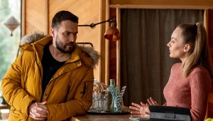 Damian (Michał Lesień-Głowacki) przypadkiem odkryje, że jego syn jest zakochany w Renacie (Anna Mrozowska)