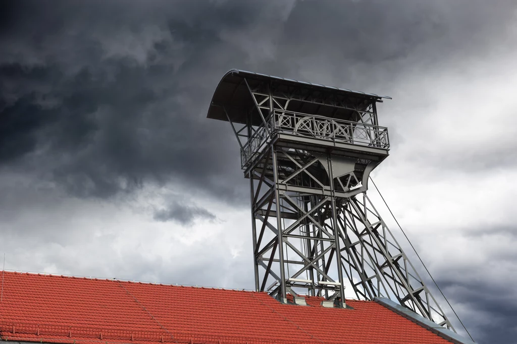 Rząd uwolni firmy energetyczne od produkcji energii z węgla. Czy zyskają na tym odbiorcy?