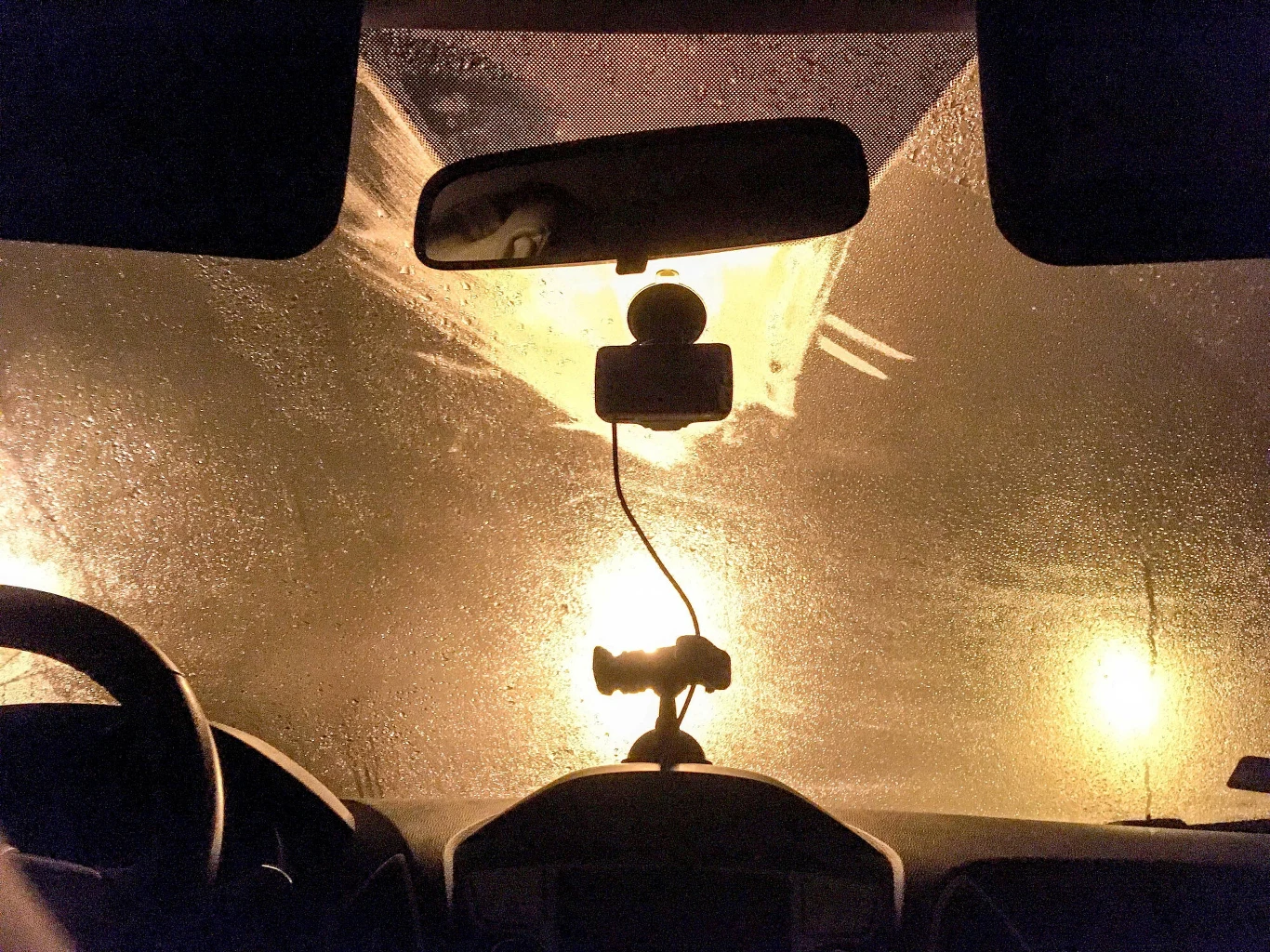 Jeśli nie zadbamy o to zawczasu, to z parującymi szybami będziemy się zmagać przez najbliższe pół roku Jeśli nie zadbamy o to zawczasu, to z parującymi szybami będziemy się zmagać przez najbliższe pół roku