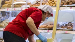 „Podwyżki” w Auchan. Sieć podnosi pensje o 60 złotych
