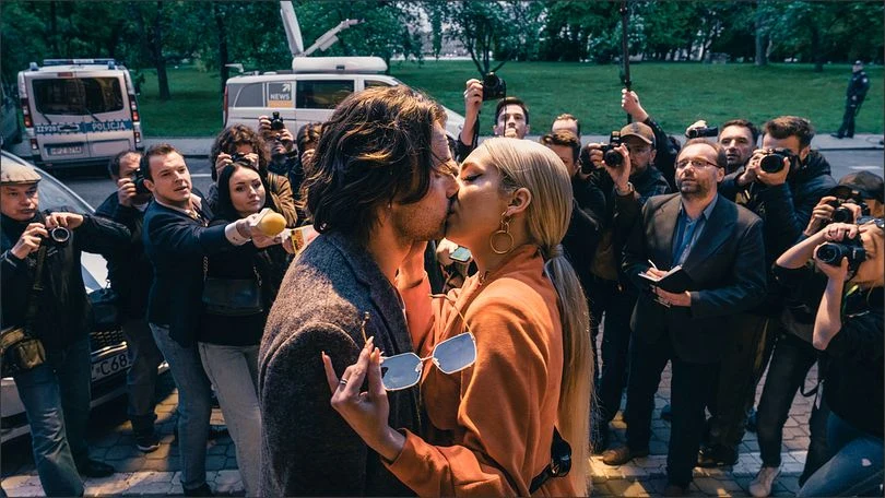 Piotr Stramowski i Magdalena Koleśnik w filmie "Miłość na pierwszą stronę"