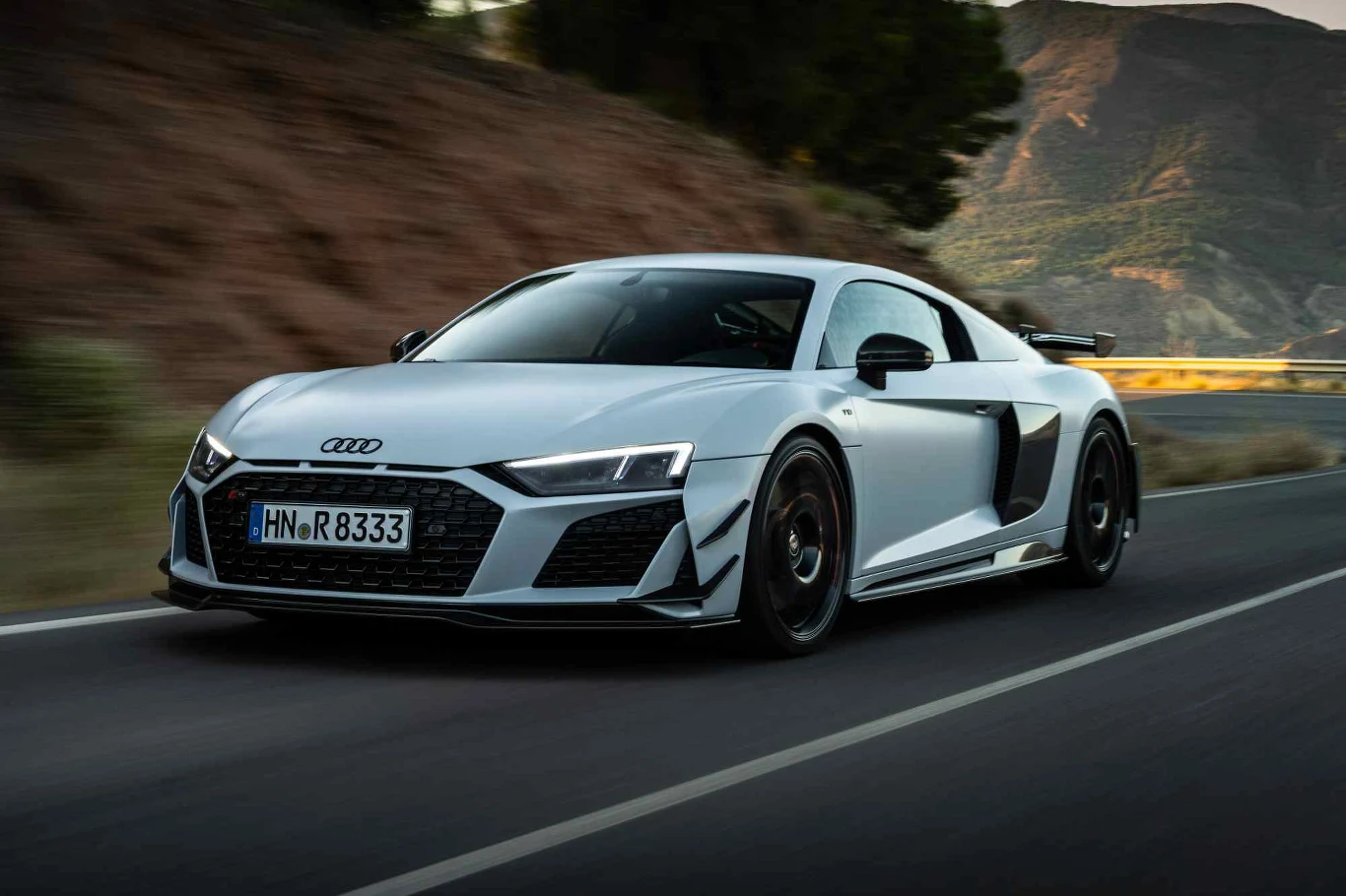 Audi R8 Coupe GT RWD