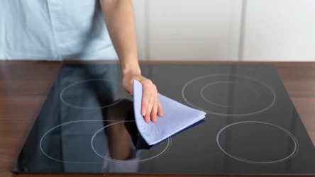 Pianka do golenia pomorze skutecznie wyczyścić płytę indukcyjną.