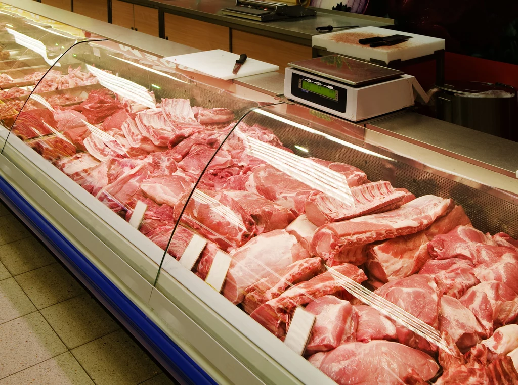 Statystyczny Polak rocznie spożywa ok. 61 kg mięsa z czego 18,5 kg to mięso drobiowe (wg. GUS)