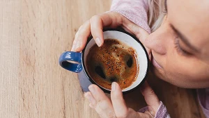 Zbadano powiązania pomiędzy rodzajami kawy i liczbą wypijanych filiżanek a przypadkami arytmii, chorobami sercowo-naczyniowymi i zgonami. Oto co się okazało