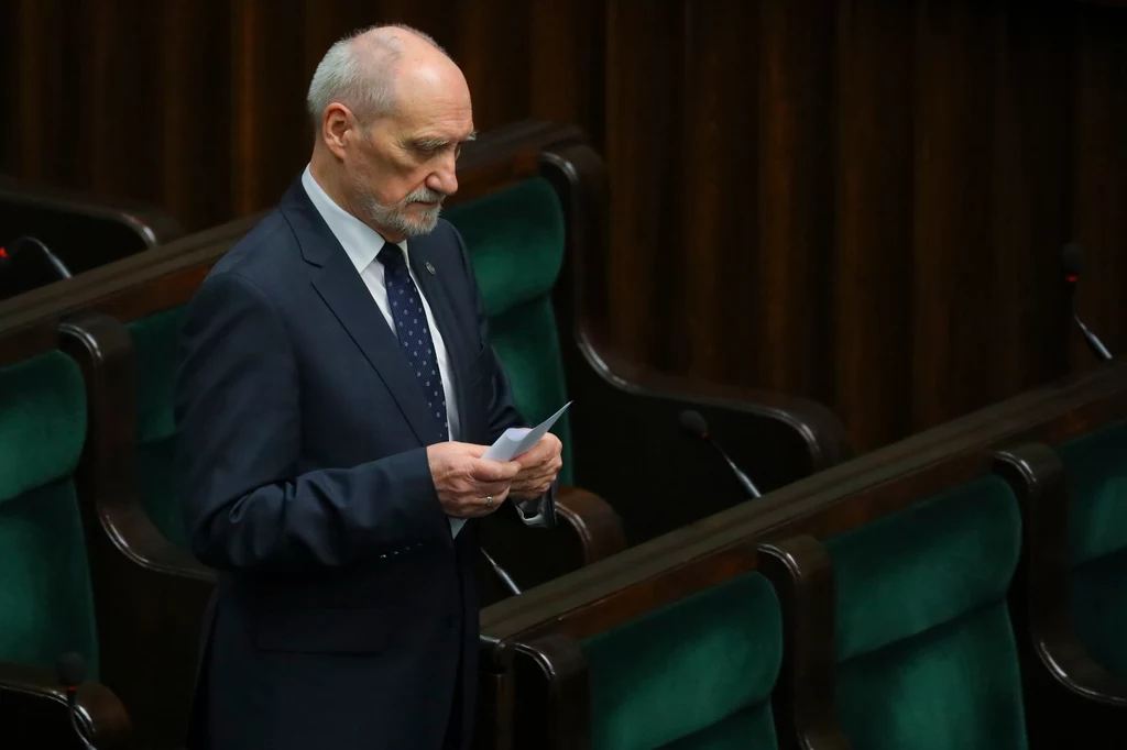 Były minister obrony narodowej Antoni Macierewicz Były minister obrony narodowej Antoni Macierewicz
