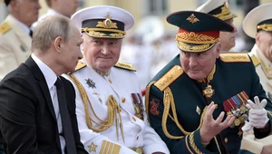 Andriej Kartapołow (z prawej) apeluje do wojskowych, by przestali kłamać na temat porażek