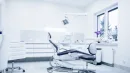 Dentysta w śnie. Lepiej umów się na wizytę kontrolną do lekarza