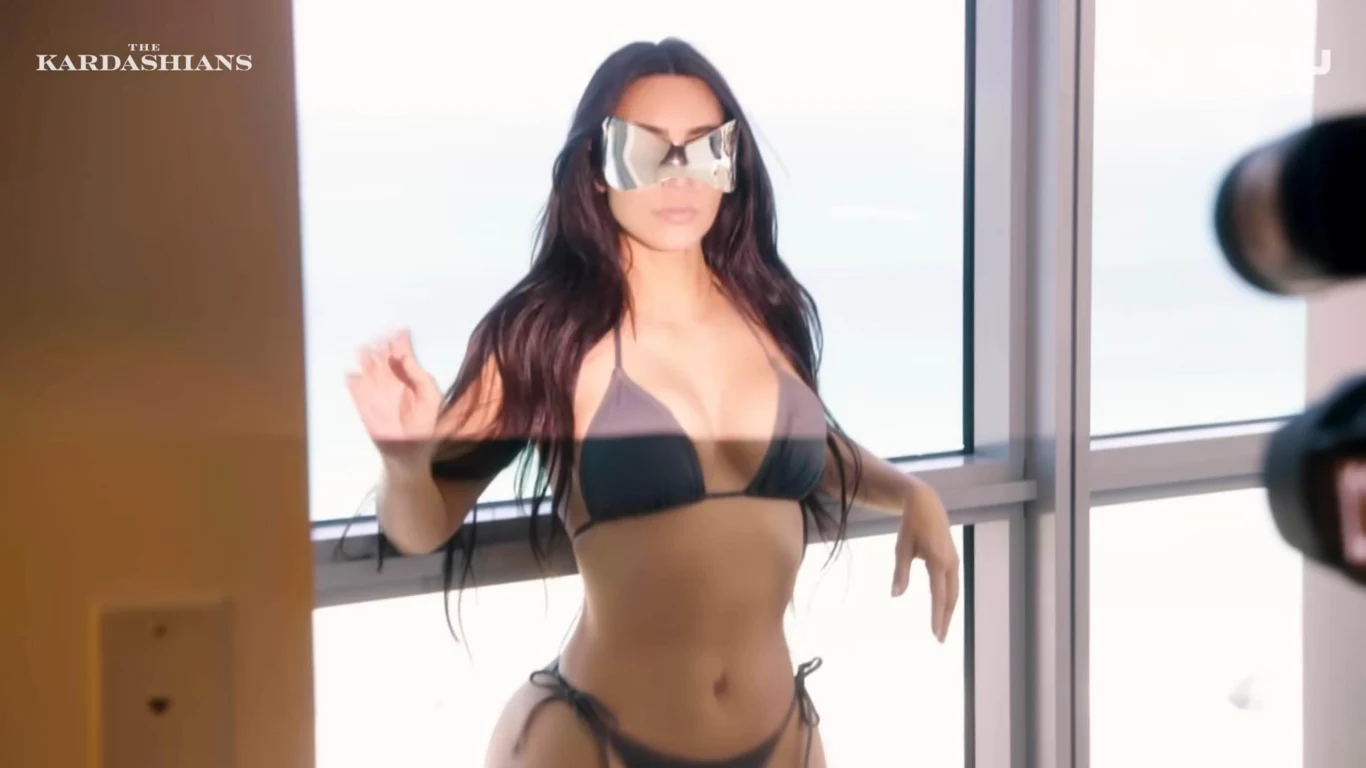 Kim Kardashian umie zaintrygować fanów Kim Kardashian umie zaintrygować fanów