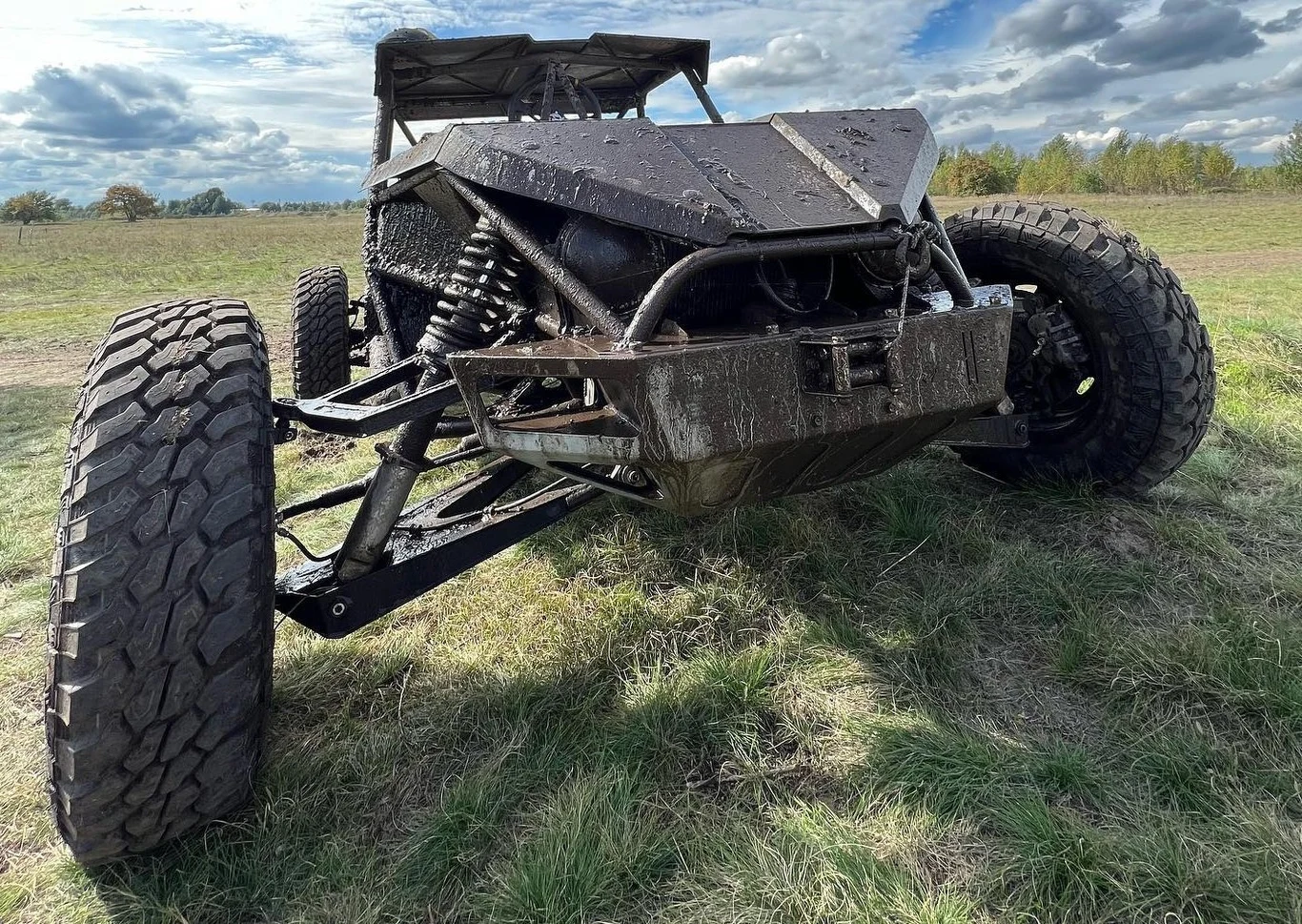Inguar Defence testuje nowe buggy razem z ukraińskimi komandosami Inguar Defence testuje nowe buggy razem z ukraińskimi komandosami