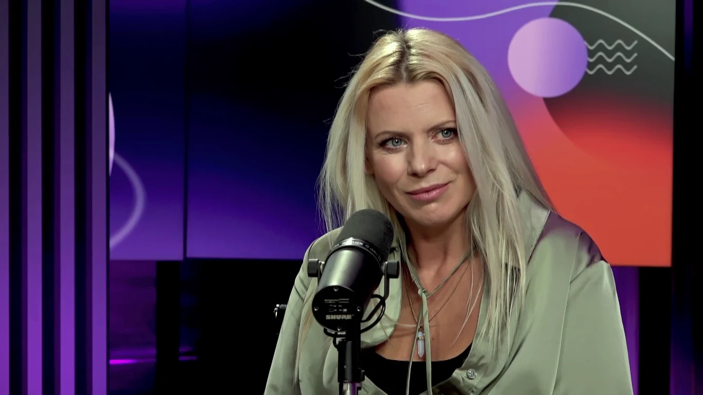 Maria Sadowska jest artystką, która realizuje się w dwóch światach - muzycznym i filmowym. Maria Sadowska jest artystką, która realizuje się w dwóch światach - muzycznym i filmowym.