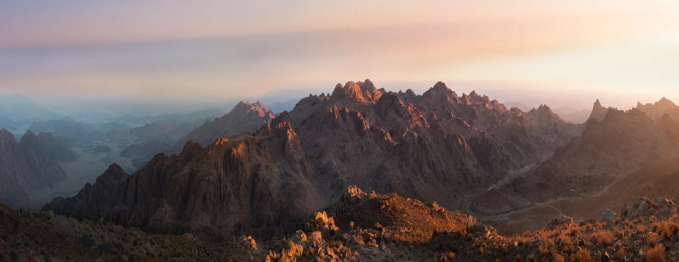 Tak wygląda obecnie górski region Arabii Saudyjskiej. Tu powstanie region megamiasta Neom o nazwie Trojena Tak wygląda obecnie górski region Arabii Saudyjskiej. Tu powstanie region megamiasta Neom o nazwie Trojena
