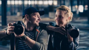 Gwiazdy przed nimi uciekają, a kompromitujące zdjęcia są na wagę złota!