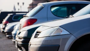 Motoryzacja wrzuca wyższy bieg, ale 12 tys. firm hamuje przez długi