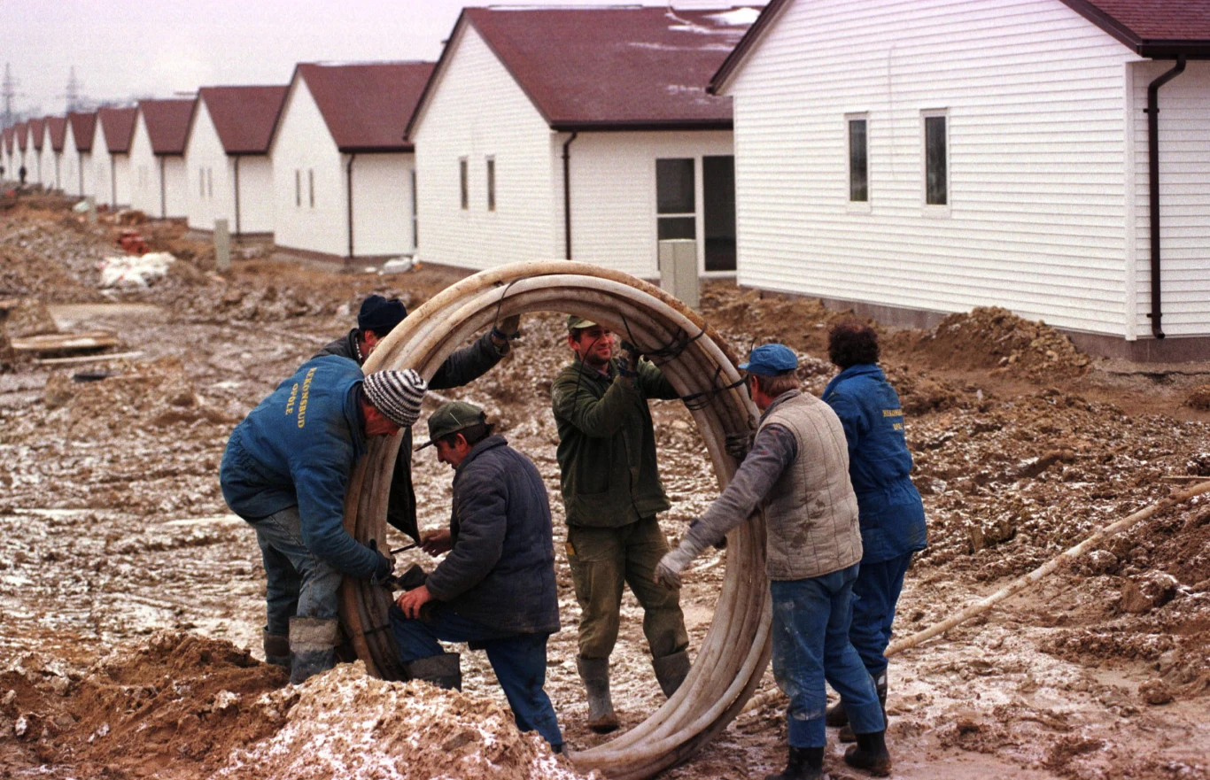 Budowa osiedla dla powodzian - Opole 1997 r.