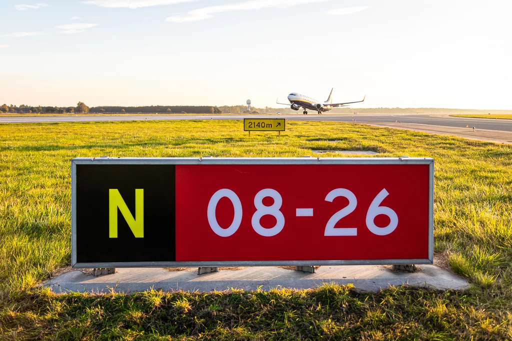 Duże zmiany na lotnisku w Pyrzowicach. Oznaczenie pasa startowego to ważna rzecz dla pilotów.