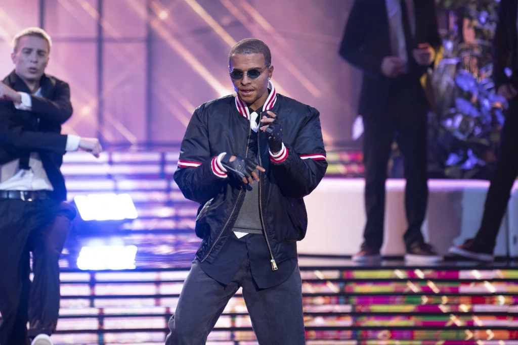 Kuba Zdrójkowski jako Chris Brown Kuba Zdrójkowski jako Chris Brown