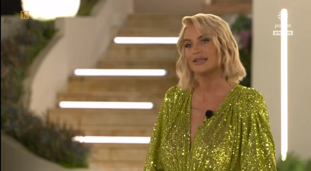 Karolina Gilon dzielnie wspiera islanderów. Karolina Gilon dzielnie wspiera islanderów.